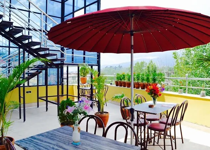Hotel Regal Airport